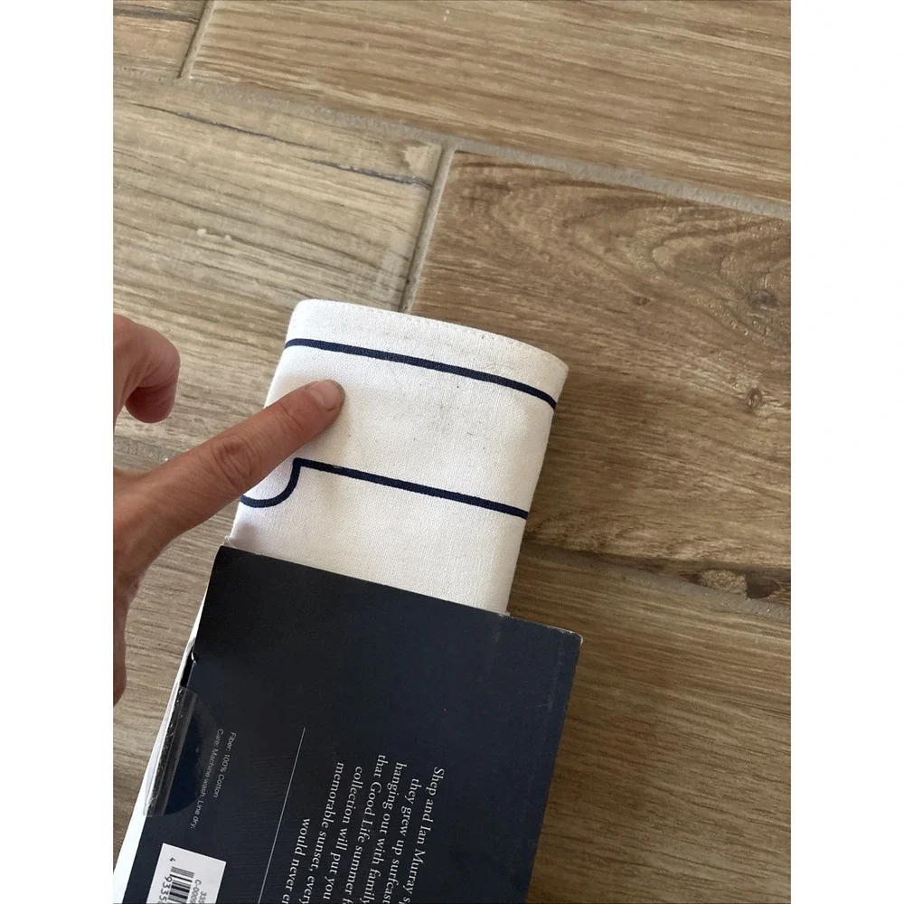 NEW Vineyard Vines x Target Whale Line Runner‎